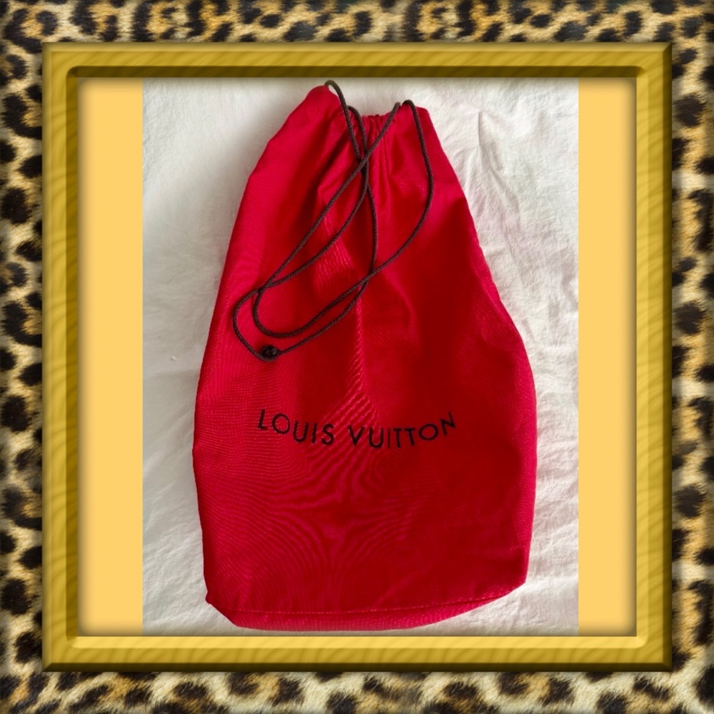 👑✅PRICE FIRM✅ AUTHENTIC RARE🔥Louis Vuitton Large Red Drawstring Dust Bag